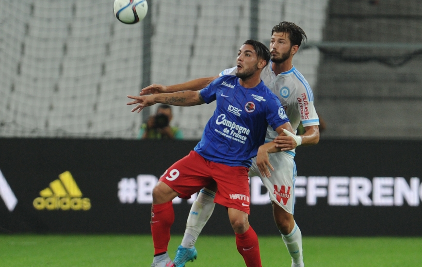 Pour son baptême du feu sous le maillot "Bleu et Rouge", Andy Delort a livré un duel acharné avec la charnière centrale marseillaise et, notamment, Stéphane Sparagna.
