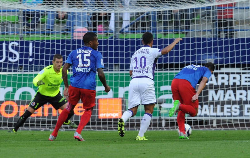Blessé au mollet lors de la 2e journée contre Toulouse, Emmanuel Imorou effectue son retour dans le groupe. Le latéral gauche postule même à une place de titulaire.