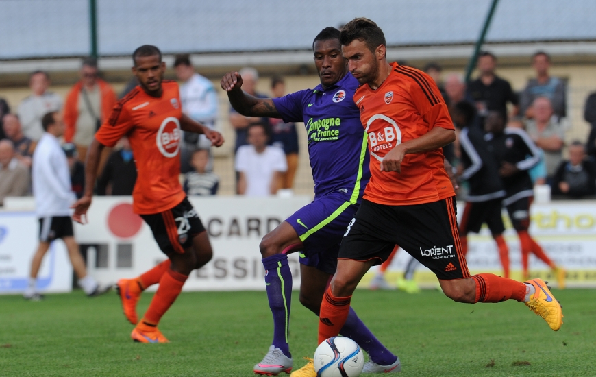 Lorient comptera sur son capitaine, Yann Jouffre, auteur d'un but et d'une passe décisive lors de la dernière sortie des Merlus à domicile, pour dynamiser son attaque.