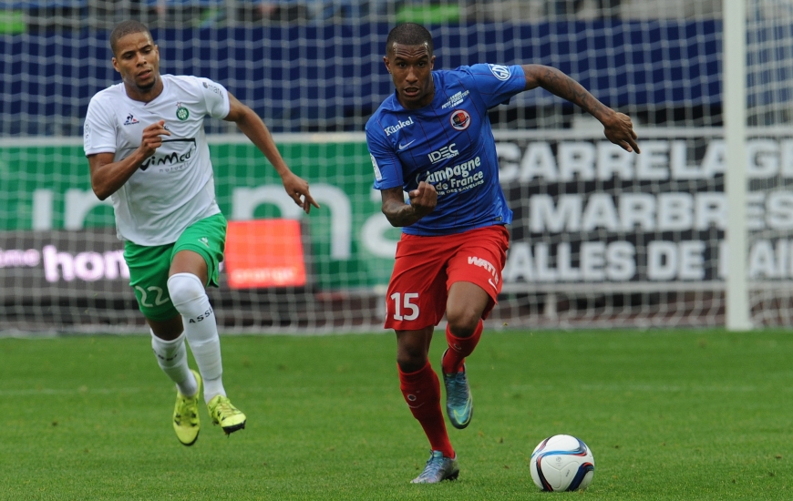 Indéboulonnable sur son flanc gauche, Emmanuel Imorou est le cinquième joueur de l'effectif de Patrice Garande à prolonger son contrat cette saison.