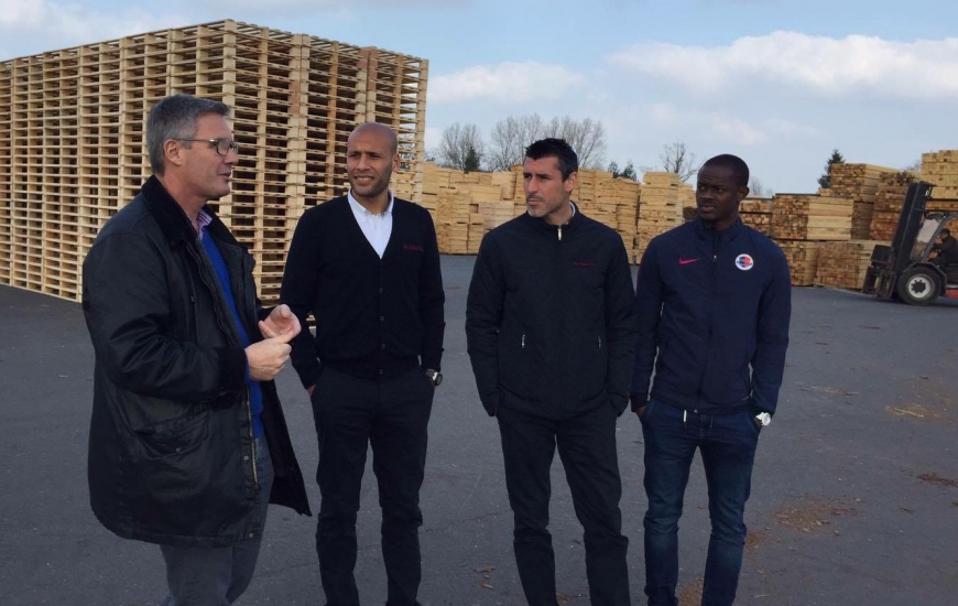 Christophe Künkel fait découvrir les coulisses de son entreprise aux joueurs du SM Caen