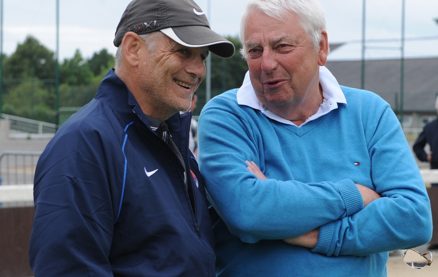 Lors de leur stage à Carnac, Patrice Garande et les Caennais ont reçu la visite en voisin de Charles Biétry, ancien directeur des sports de Canal + et de beIN Sports.