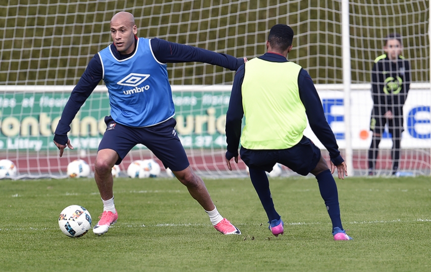 Alors que Damien Da Silva - blessé dans les arrêts de jeu contre Rennes - sera vraisemblablement forfait au Parc des Princes, Alaeddine Yahia (adducteurs) devrait effectuer son retour à l'entraînement cette semaine.