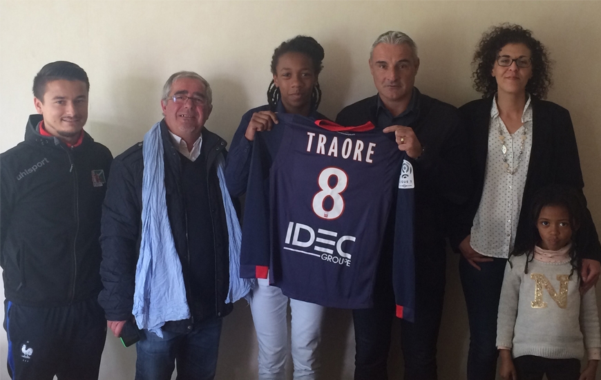 En présence, entre autres, de Jean-Marie Halle et de Steeven Fautrat, éducateur des U13 du FC Flers, Brahim Traoré a signé son contrat, ce mardi 2 mai, au centre de formation du Stade Malherbe.