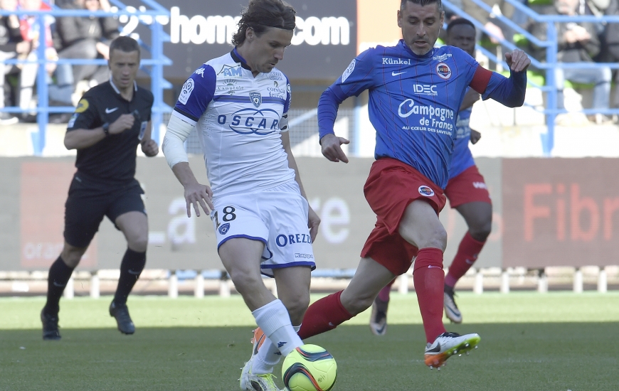 Si le secteur offensif corse a été totalement reconstruit, le bloc défensif, à l'image du capitaine Yannick Cahuzac, est composé de joueurs présents au club la saison dernière.