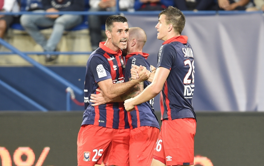 Pour Julien Féret, Ivan Santini, par son comportement au quotidien à l'entraînement, a déjà gagné la confiance de ses partenaires.