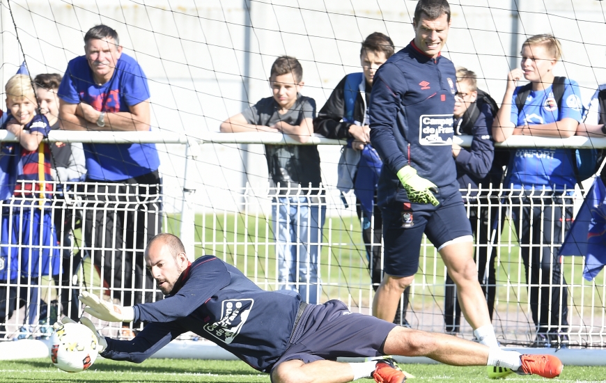 En attendant que Rémy Vercoutre reprenne les séances collectives lors de la reprise le 1er janvier, Matthieu Dreyer enchaînera un deuxième match consécutif.