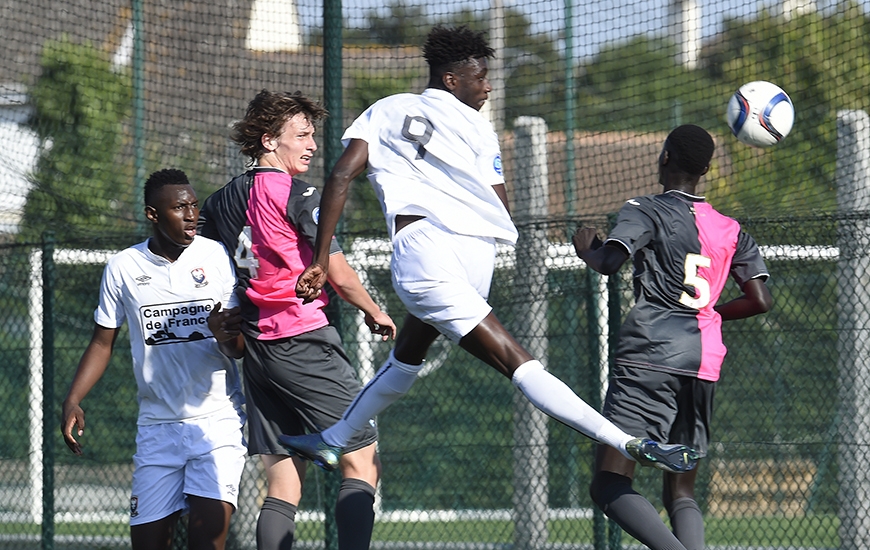 En match amical contre La MOS, Herman Moussaki a signé un triplé avec la réserve du Stade Malherbe. Une équipe caennaise extrêmement rajeunie avec la présence, entre autres, de trois U17. ©Photo d'archives