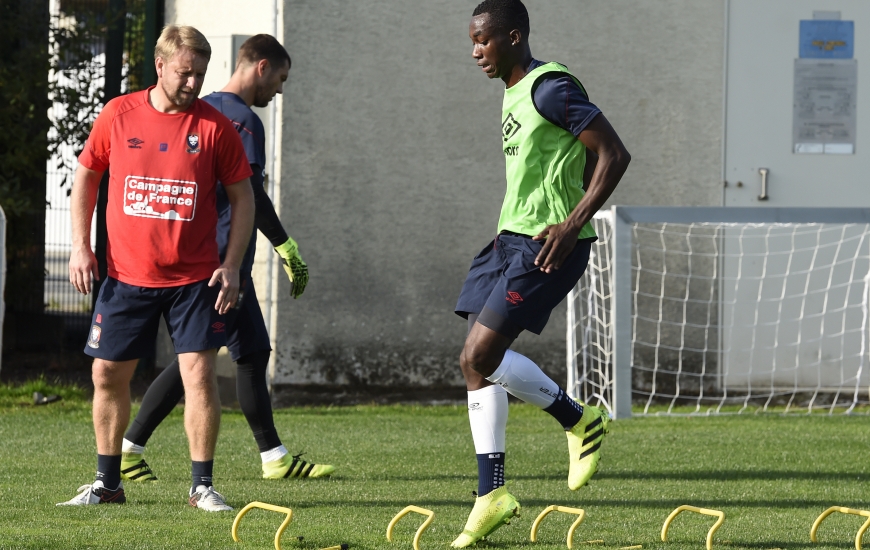 Victime d'une légère élongation derrière la cuisse droite il y a deux semaines, Yann Karamoh retrouve le groupe de Patrice Garande pour la réception de Nice.