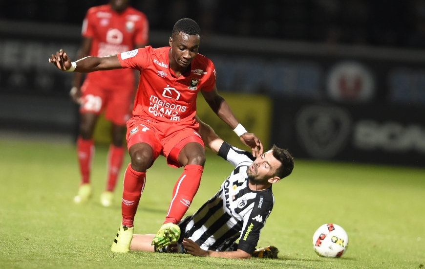 Pour sa sixième apparition en Ligue 1, Yann Karamoh, auteur d'une excellente rentrée dans la dernière demi-heure, a inscrit son premier but chez les professionnels.