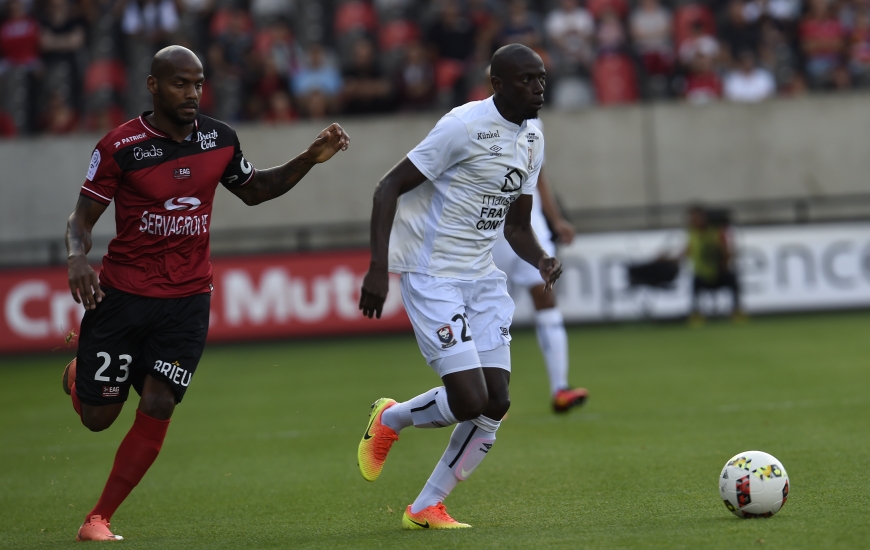 Boitant après un coup reçu en première période, Mouhamadou Dabo, remplacé à la pause par Romain Genevois, est sorti par précaution.