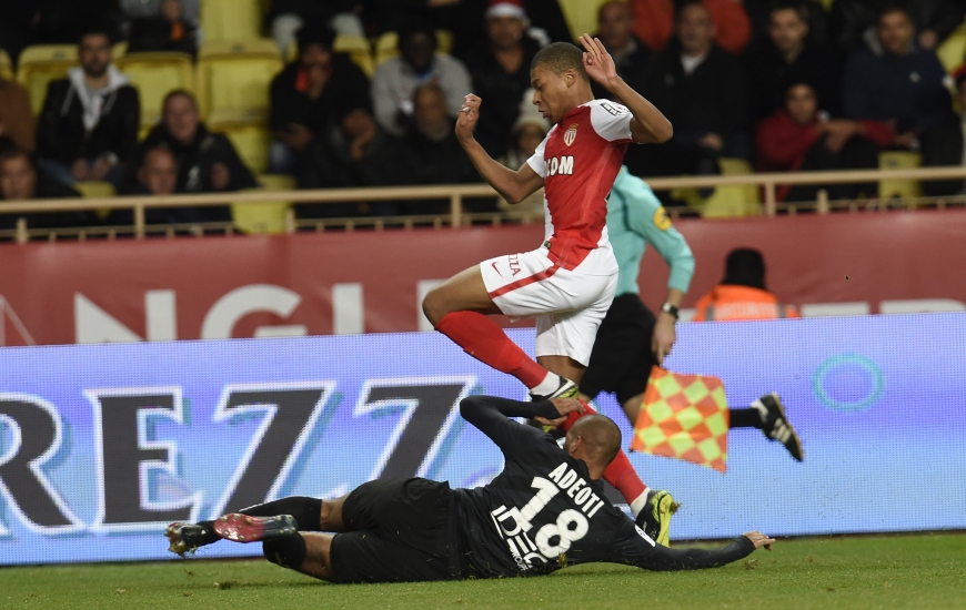 A l'image d'un Jordan Adéoti monstrueux en défense comme en témoigne ce tacle sur Kylian Mbappé, les Caennais ont montré un visage séduisant sur la pelouse de Louis-II.