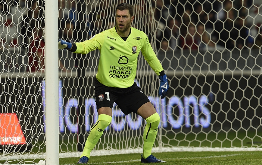 Lors de cette saison 2016-2017, Rémy Vercoutre - le gardien du Stade Malherbe - a réalisé 126 arrêts.