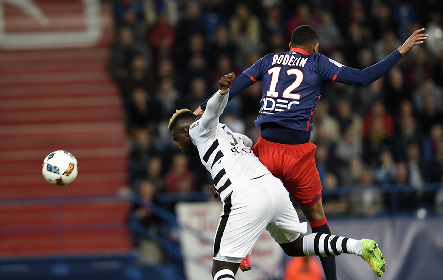 D'une tête croisée à l'heure de jeu s'écrasant sur la transversale de Benoît Costil, le gardien rennais, Ronny Rodelin aurait pu offrir la victoire du maintien au club normand.