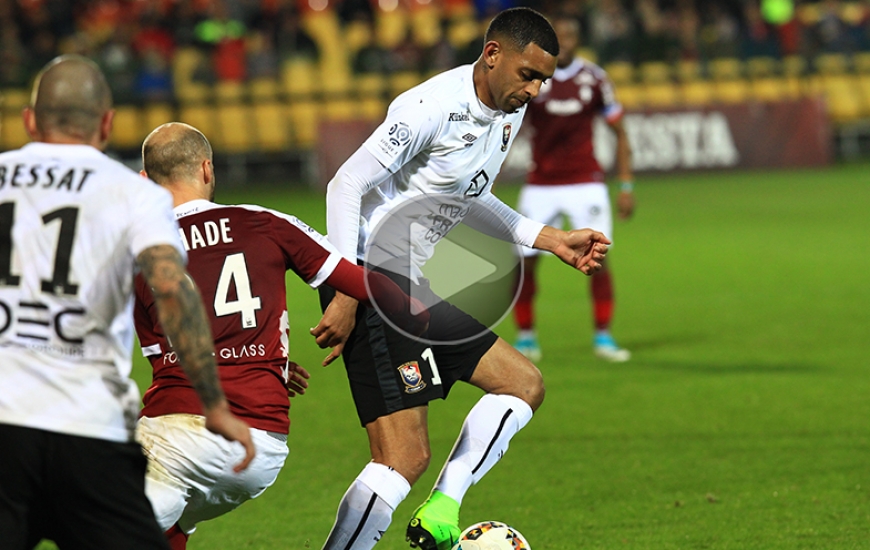 Reprenant de la tête un centre de Jonathan Delaplace, Ronny Rodelin - qui a permis au SMC d'égaliser à la 88' - a inscrit son huitième but en Ligue 1 cette saison. ©FC Metz