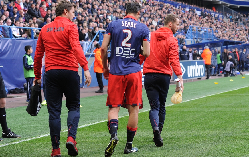 Sorti à la 54' en se tenant la cuisse gauche, Nicolas Seube - qui prendra sa retraite en fin de saison - pourrait avoir disputé son dernier match sous le maillot "Bleu et Rouge".