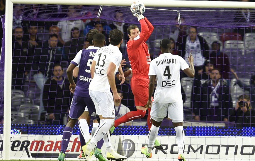 Auteur, entre autres, d'un arrêt réflexe impressionnant... de la tête juste avant le repos sur une reprise à bout portant d'Andy Delort, Rémy Vercoutre a grandement contribué à la victoire du Stade Malherbe.