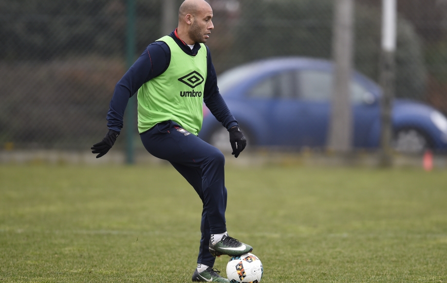 Sorti en début de seconde période à Saint-Etienne dimanche dernier à cause d'un léger problème à la hanche, Alaeddine Yahia est apte pour la réception d'Angers.