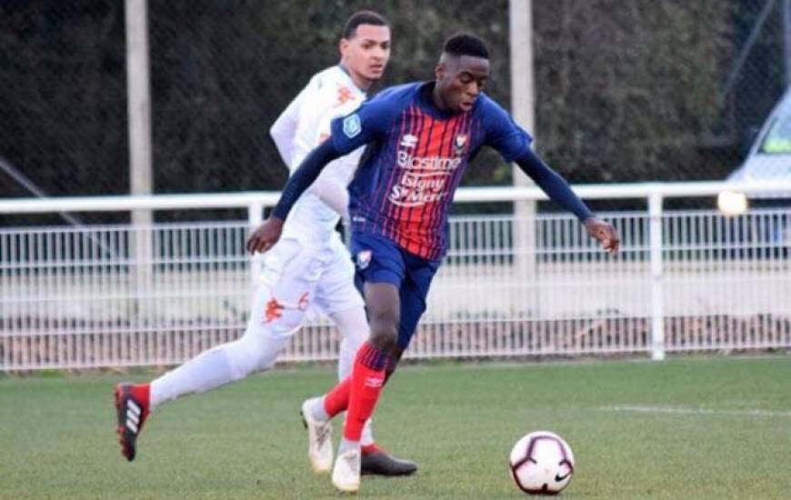 Après s'être entraîné à plusieurs reprises avec le groupe professionnel cette saison, Godson Kyeremeh est dans les "18" pour le 8e de Coupe de France