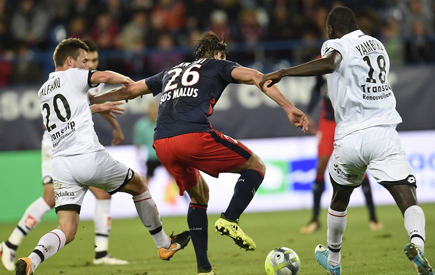 En rapportant le match de nul de Troyes en match en retard de la 24e journée, Romain Amalfitano, Cédric Yambéré et les Dijonnais ont rejoint au classement Ivan Santini et les Caennais.