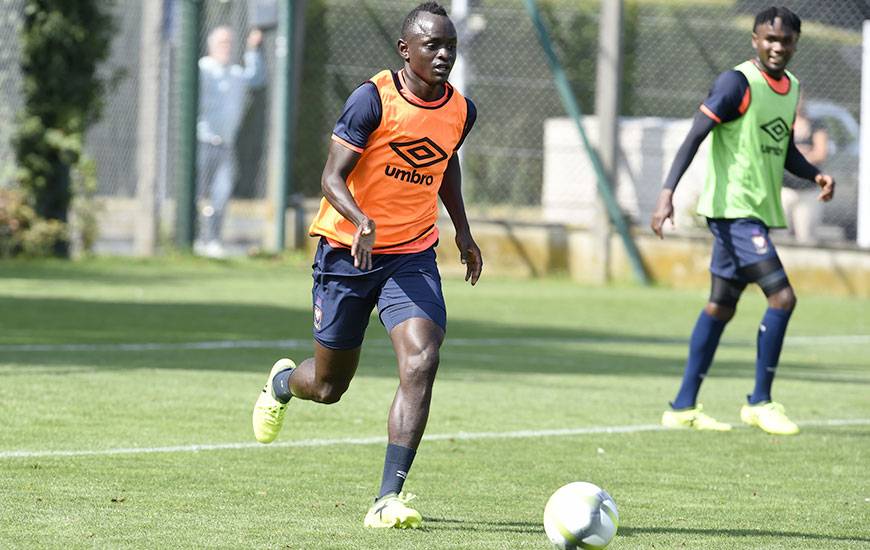 Présent sur la feuille de match, mais non rentré en jeu avec le Sénégal mardi soir comme quatre jours plus tôt, Adama Mbengue devrait retrouver le groupe caennais jeudi matin.