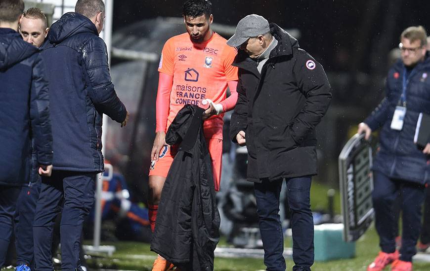 Victime d'une béquille à la cuisse droite, Youssef Aït Bennasser a été contraint de céder sa place à 20' de la fin. L'international marocain passera des examens pour savoir s'il rejoint sa sélection durant la trêve internationale.