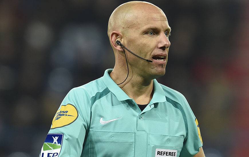 Hasard des désignations, Amaury Delerue avait déjà officié sur le match entre le Stade Rennais et le Stade Malherbe au Roazhon Park la saison dernière.