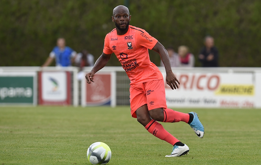 Dans le 4-3-3 de Patrice Garande (4-1-4-1 sans le ballon), Baïssama Sankoh sera titulaire en position de sentinelle devant la défense.