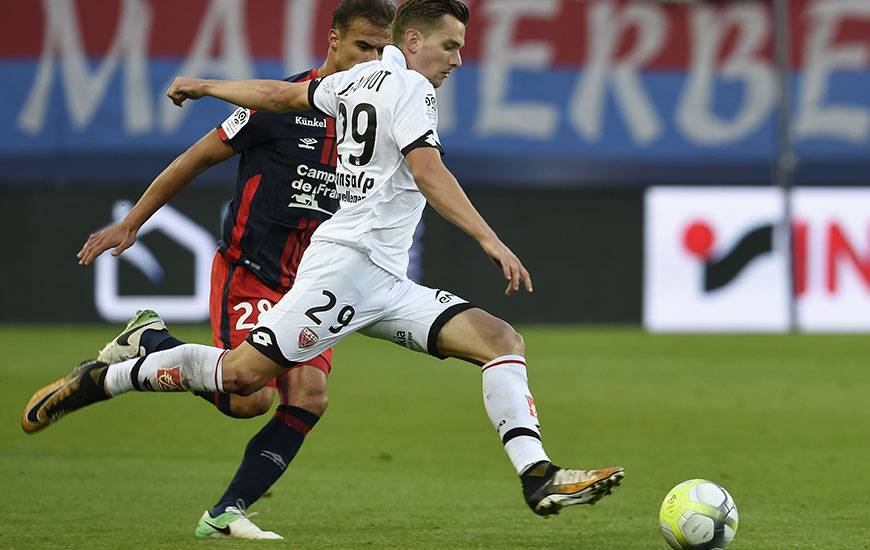 Avant de recevoir Damien Da Silva et le Stade Malherbe samedi, Benjamin Jeannot et les Dijonnais se déplacent à Troyes en match en retard de la 24e journée.