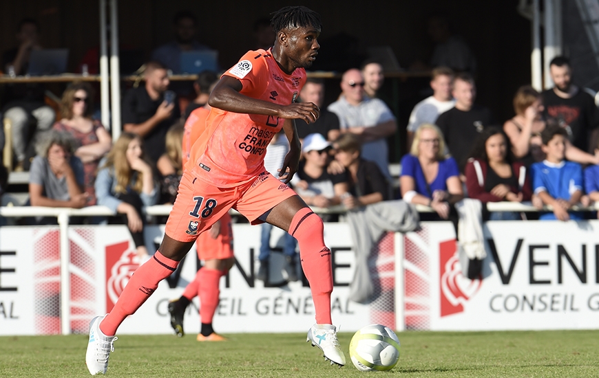 Régulièrement convoqué dans le groupe de Patrice Garande à la fin de la saison dernière, mais sans effectuer une seule apparition sur le terrain, Durel Avounou s'est révélé pendant la préparation.