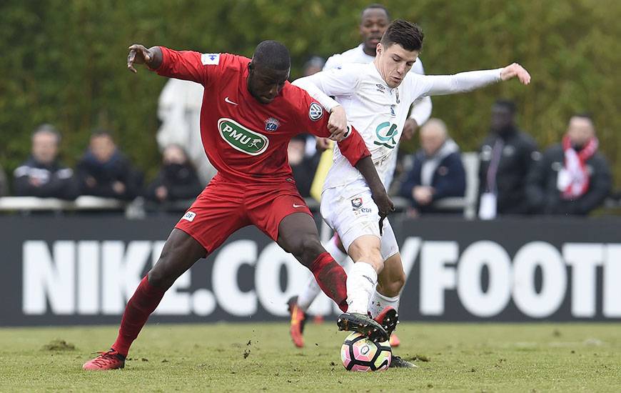 Le coup d'envoi du 32e de finale de la Coupe de France du Stade Malherbe de Frédéric Guilbert a été décalé à 18 heures.