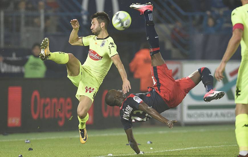 85'. Sur un centre d'Adama Mbengue prolongé de la tête au premier poteau par Julien Féret, Christian Kouakou exécute un ciseau retourné contré par Yoann Andreu.