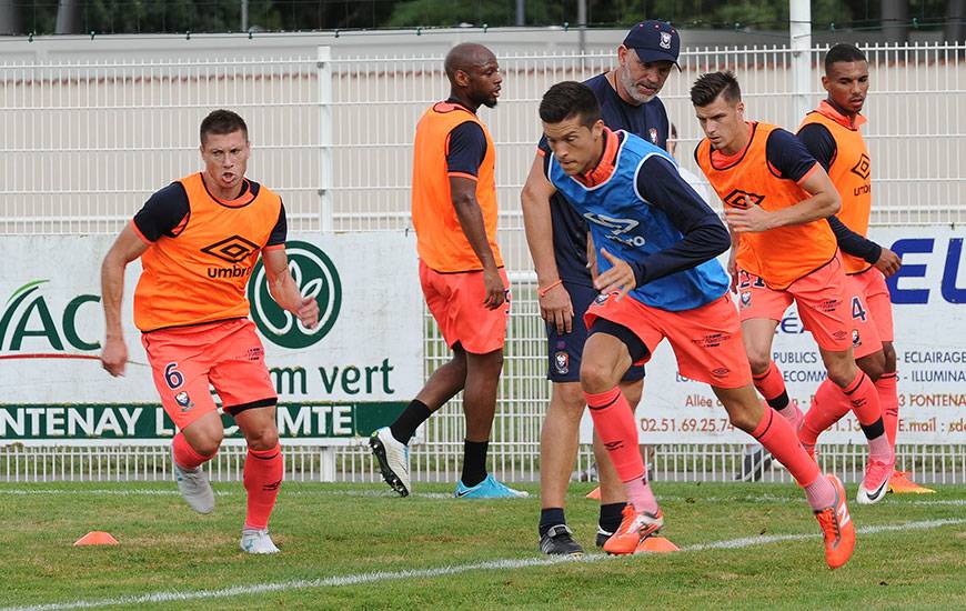 Après le match face au PSG, mercredi soir, les Caennais bénéficieront de quelques jours de repos pendant la trêve de Noël avant de reprendre l'entraînement le 1er janvier dans l'après-midi.