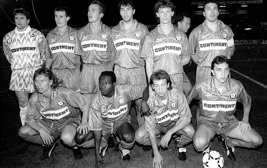 Willy Görter, Hippolyte Dangbeto, Benoît Cauet et Xavier Gravelaine (accroupis au 1er rang) ; Philippe Montanier, Christophe Point, Stéphane Paille, Hubert Fournier, Philippe Avenet et Yvan Lebourgeois (debout). On perçoit au second plan Gaby Calderon.