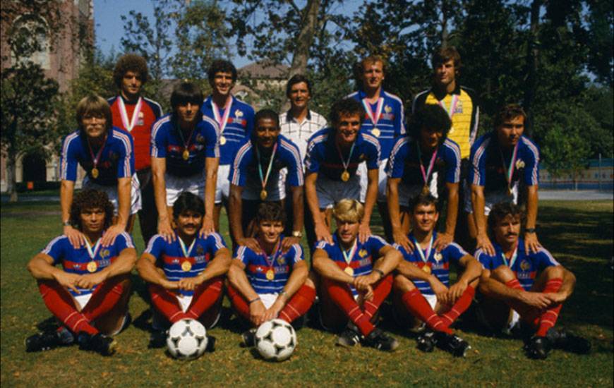 En 1984, Patrice Garande (troisième en bas en partant de la gauche) avait été sacré champion Olympique à Los Angeles avec Henri Michel comme sélectionneur (debout au centre).