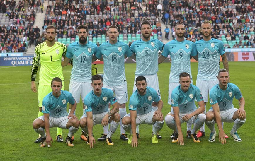 Contre l'Ecosse, Jan Repas (au premier rang, en bas à gauche) a connu sa première titularisation avec l'équipe nationale de Slovénie.