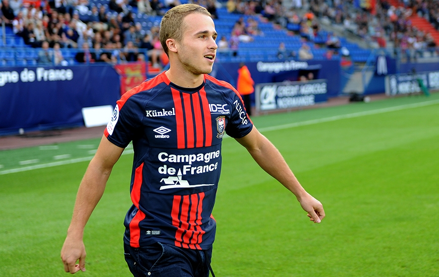 Alors qu'il pourrait porter pour la première fois le maillot du Stade Malherbe en compétition contre Dijon, samedi, Jan Repas a fêté lundi soir son baptême du feu avec la sélection slovène.