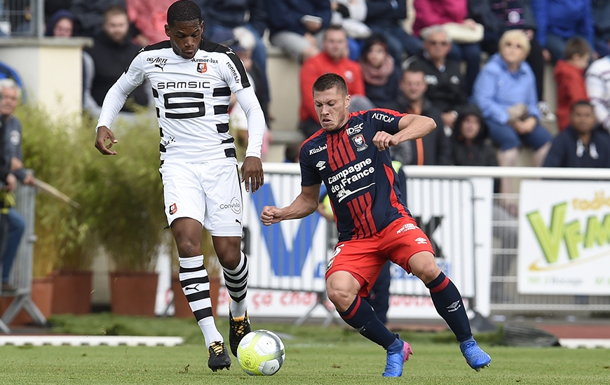 Baïssama Sankoh étant redescendu en charnière centrale, Jonathan Delaplace évoluera au milieu de terrain aux côtés de Stef Peeters et Julien Féret contre Angers.
