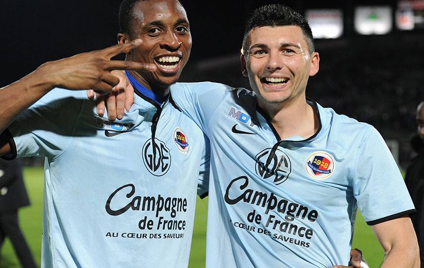 Jonathan Kodjia et Mathieu Duhamel, les deux buteurs caennais lors du dernier succès normand à Angers en avril 2014 ; une victoire décisive dans la course à la montée en Ligue 1.