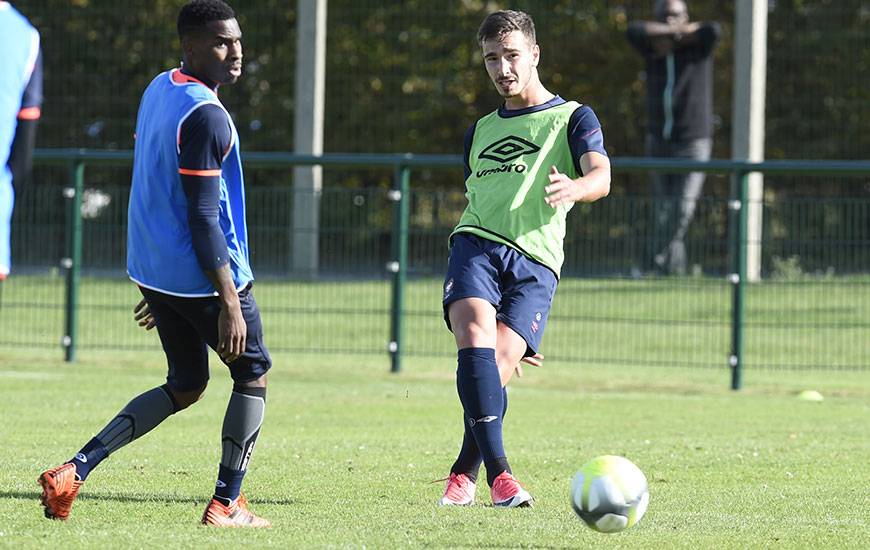 Titulaire en défense dans le onze de départ de Patrice Garande, Léon Valentin disputera l'intégralité des 90'.