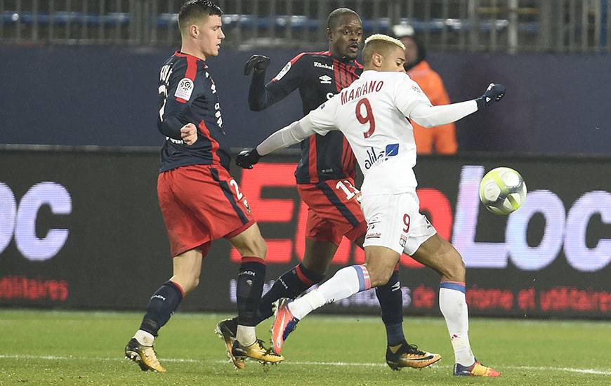 Souffrant d'une douleur à un pied, l'avant-centre Mariano - buteur en championnat à d'Ornano - n'effectuera pas le déplacement en Normandie.