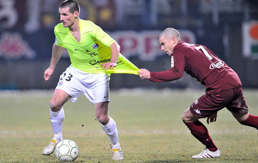 Le dernier succès caennais à Saint-Symphorien remonte à janvier 2010. Dans un choc entre deux prétendants à la montée en L1, le Stade Malherbe de Grégory Tafforeau s'était imposé 3-1 aux dépens du FC Metz d'un certain... Vincent Bessat.