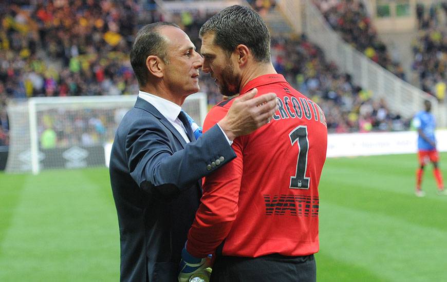 Occupant la septième position, l'équipe de Michel Der Zakarian - ici avec Rémy Vercoutre - se trouve à la lutte pour une qualification en Ligue Europa. Avant le coup d'envoi de cette 30e journée, le MHSC compte trois points de retard sur Rennes.