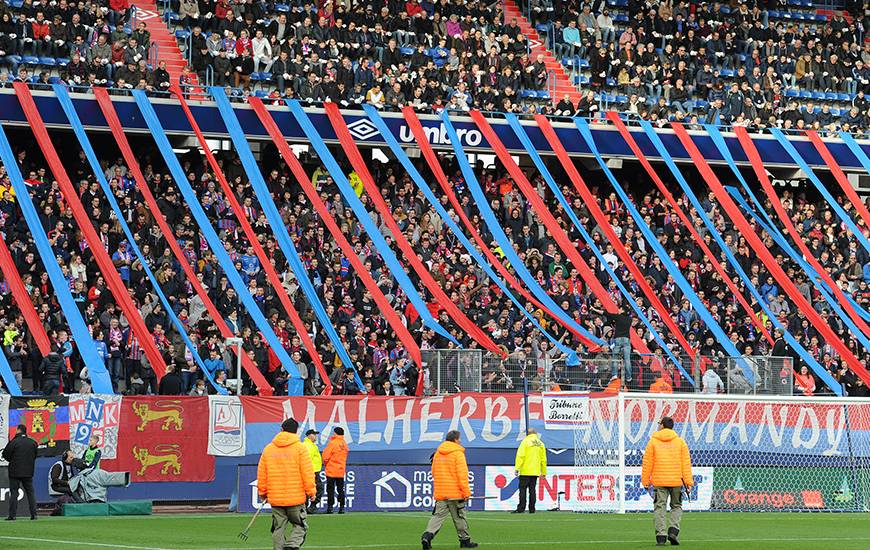 Plus de 15 000 supporters s'étaient encore donnés rendez-vous à d'Ornano pour encourager leurs joueurs préférés.