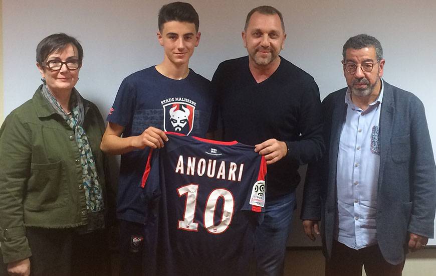 "Nous sommes, bien évidemment, très fiers de la confiance que les parents de Naël ont placée dans le projet de notre club", se félicite Xavier Gravelaine, le directeur général du Stade Malherbe.