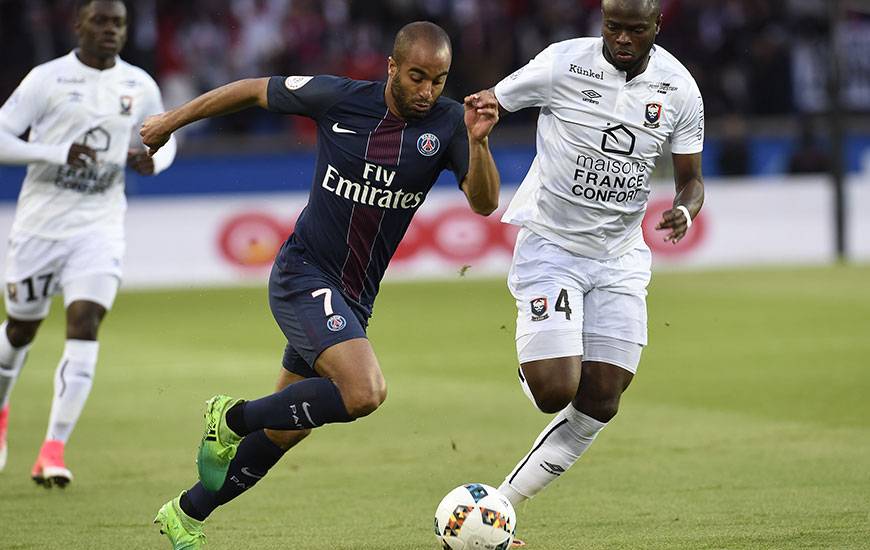 La confrontation entre le PSG de Lucas et le Stade Malherbe d'Ismaël Diomandé sera retransmise en intégralité sur Canal + et en multiplex sur beIN Sports 1.