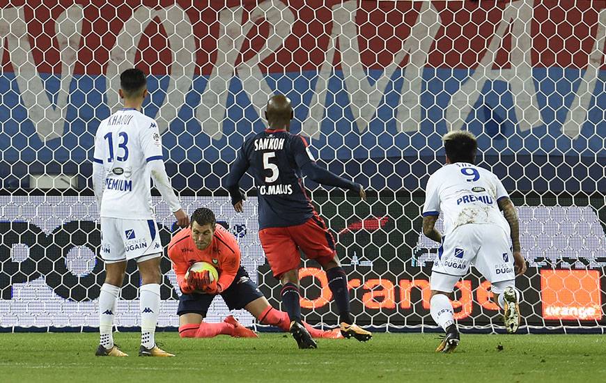 Pour la cinquième fois cette saison, Rémy Vercoutre a préservé ses cages inviolées.