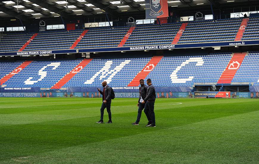 Gorgée d'eau par certains endroits, la pelouse de d'Ornano ne permettait pas à la rencontre entre le Stade Malherbe et le Téfécé de se dérouler normalement.