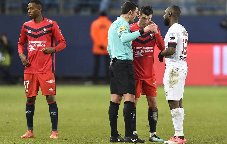 Nicolas Rainville a déjà arbitré à deux reprises le Stade Malherbe cette saison : à l'occasion du déplacement au Vélodrome (J12. défaite 5-0) puis lors de la réception de Guingamp (J18. 0-0).