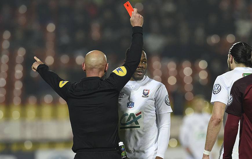 Après son carton rouge reçu à Metz, en 8e de finale de la Coupe de France, Hervé Bazile a écopé de deux matches de suspension.